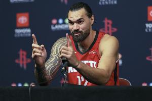 如何指导申京&小贾巴里？亚当斯：用经典的霸凌战术 就是欺负他们